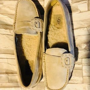 Woman’s uggs size 11